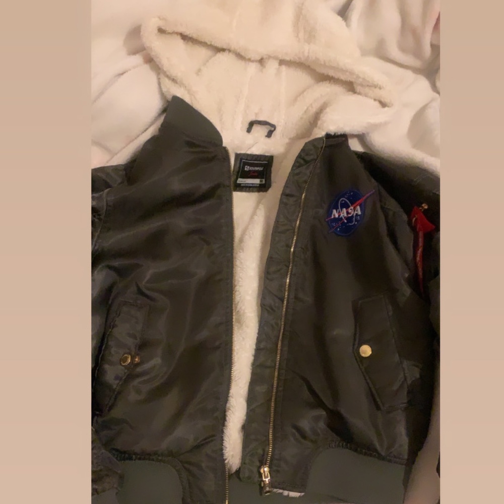 Jacket - Picture 2 of 6